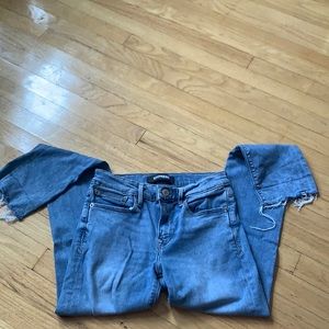 Women’s express frayed jeans!